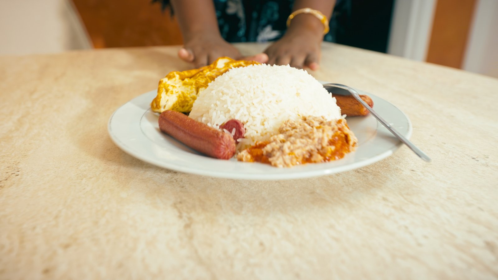 THE JOY OF A HEARTY MEAL still 6