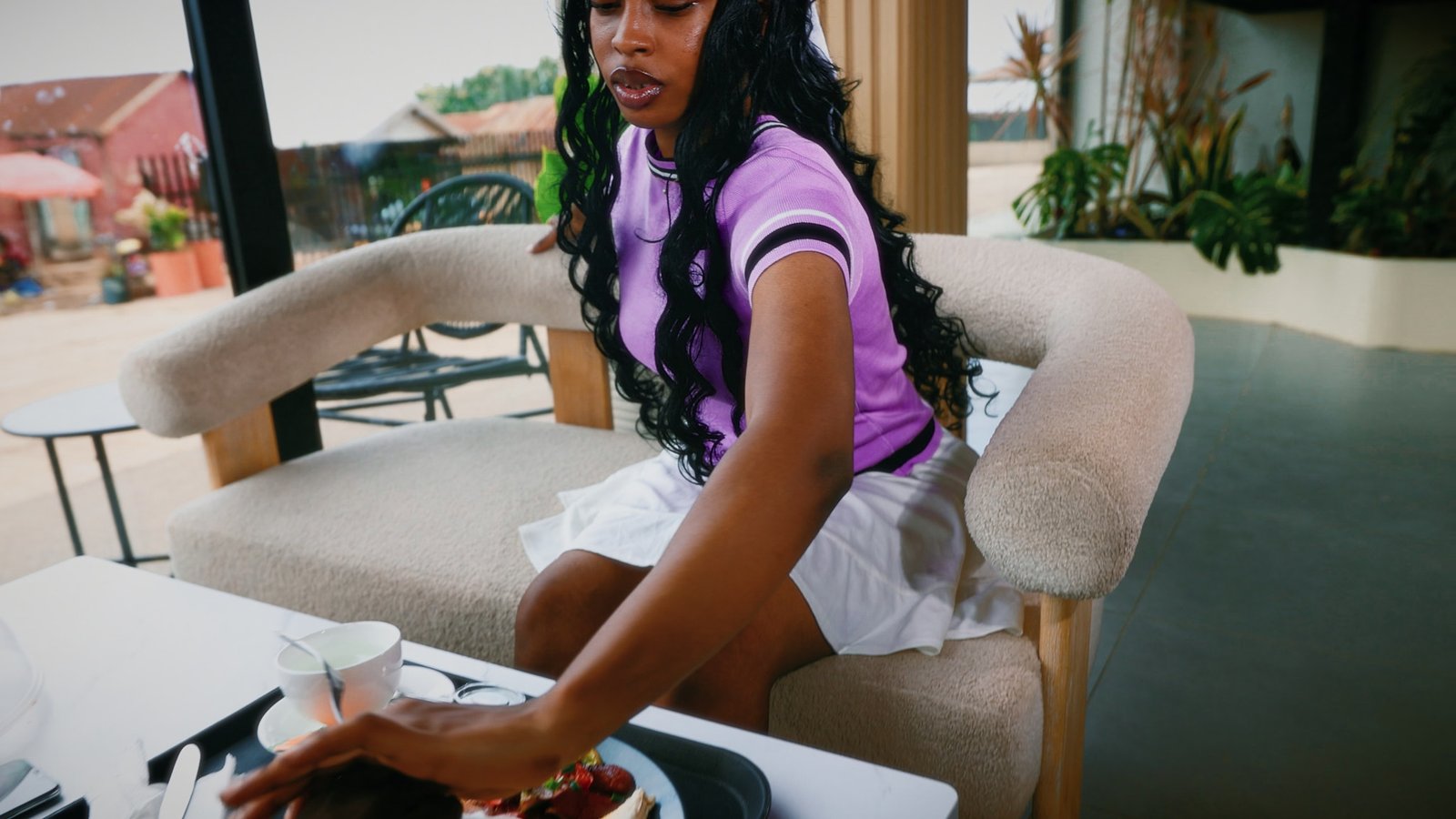 EAT NOW still 5